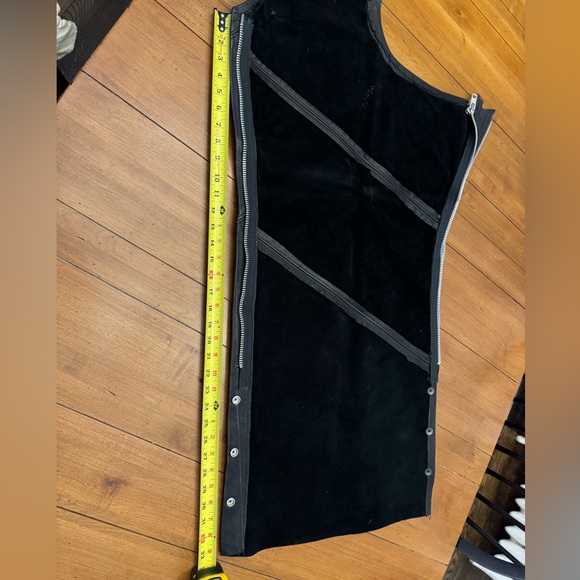 Women’s Black Leather Chaps - Picture 10 of 16